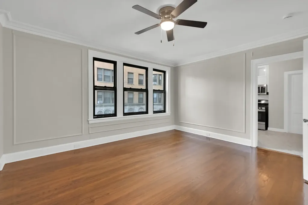 1755 East 55th Street Chicago IL 60615