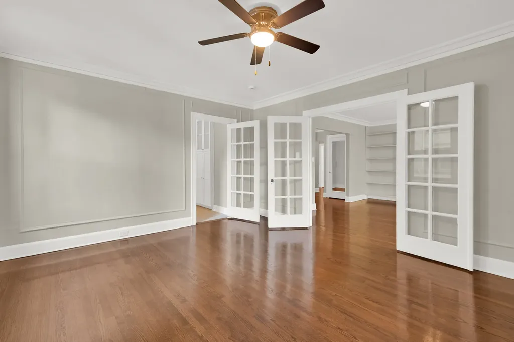 1755 East 55th Street Chicago IL 60615