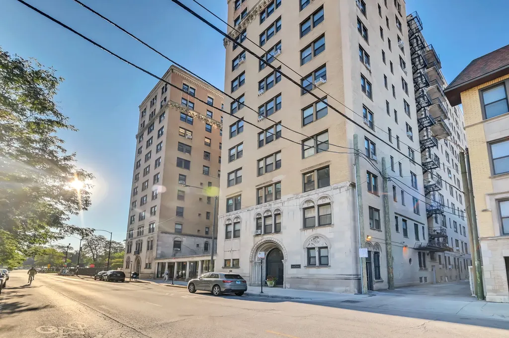1755 East 55th Street Chicago IL 60615