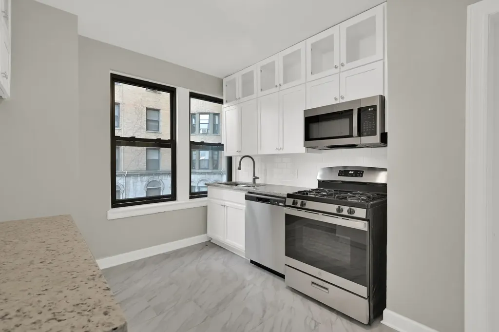 1755 East 55th Street Chicago IL 60615