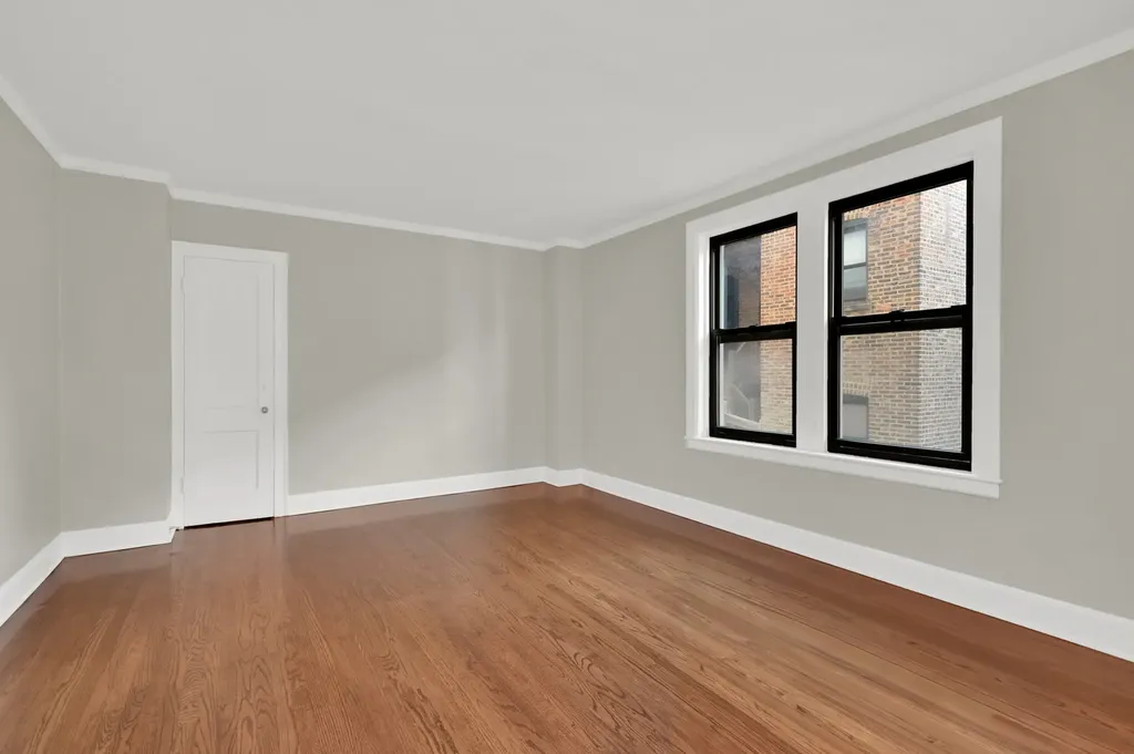 1755 East 55th Street Chicago IL 60615