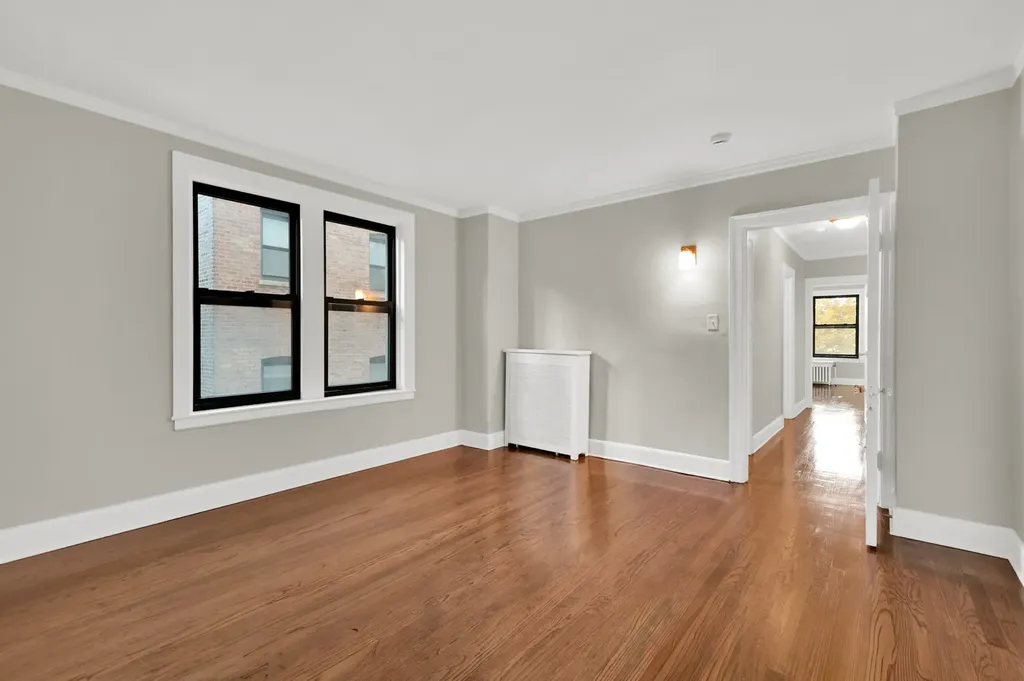 1755 East 55th Street Chicago IL 60615