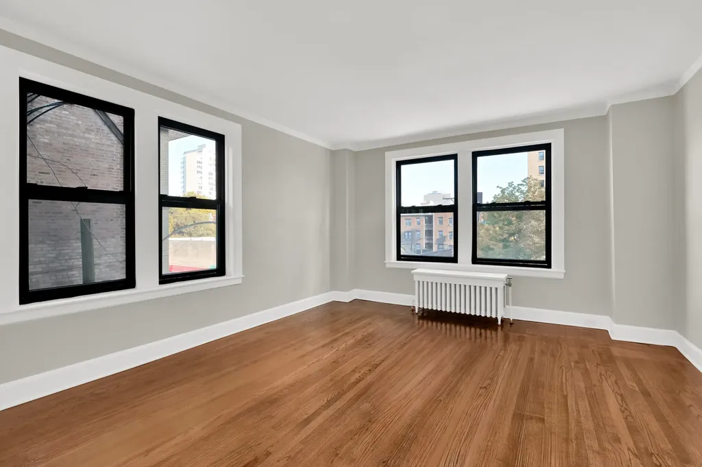 1755 East 55th Street Chicago IL 60615