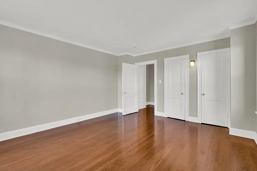 1755 East 55th Street Chicago IL 60615