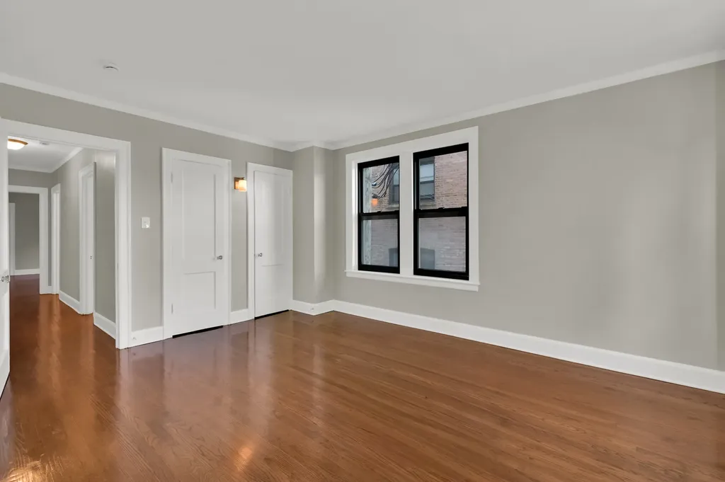1755 East 55th Street Chicago IL 60615