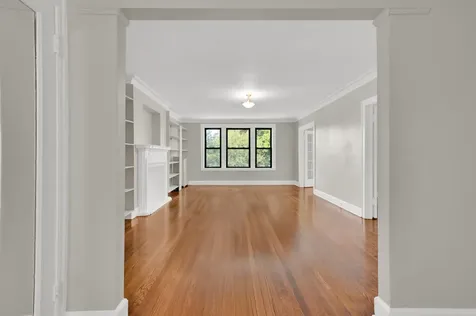 1755 East 55th Street Chicago IL 60615