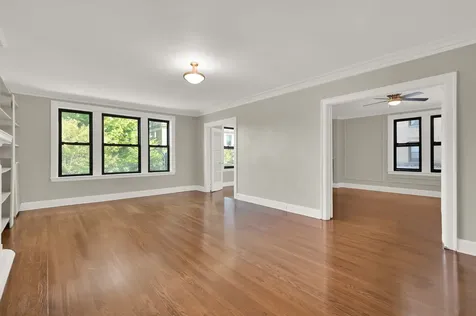 1755 East 55th Street Chicago IL 60615