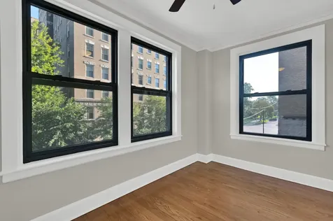 1755 East 55th Street Chicago IL 60615