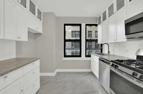 1755 East 55th Street Chicago IL 60615