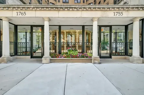 1755 East 55th Street Chicago IL 60615