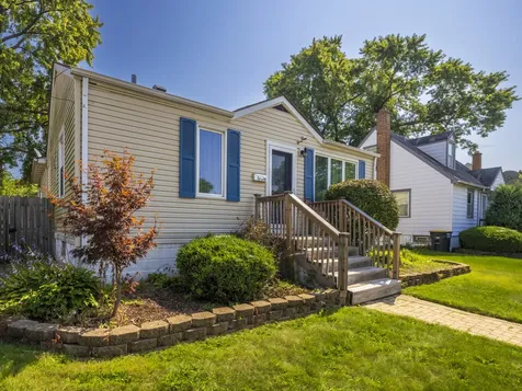 17519 Community Street Lansing IL 60438