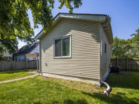 17519 Community Street Lansing IL 60438