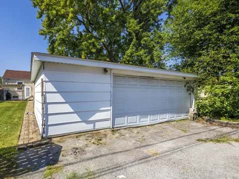 17519 Community Street Lansing IL 60438