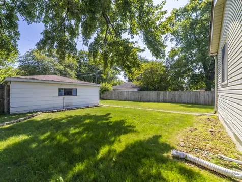 17519 Community Street Lansing IL 60438