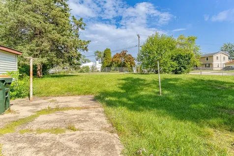 120 Grow Lane Streamwood IL 60107
