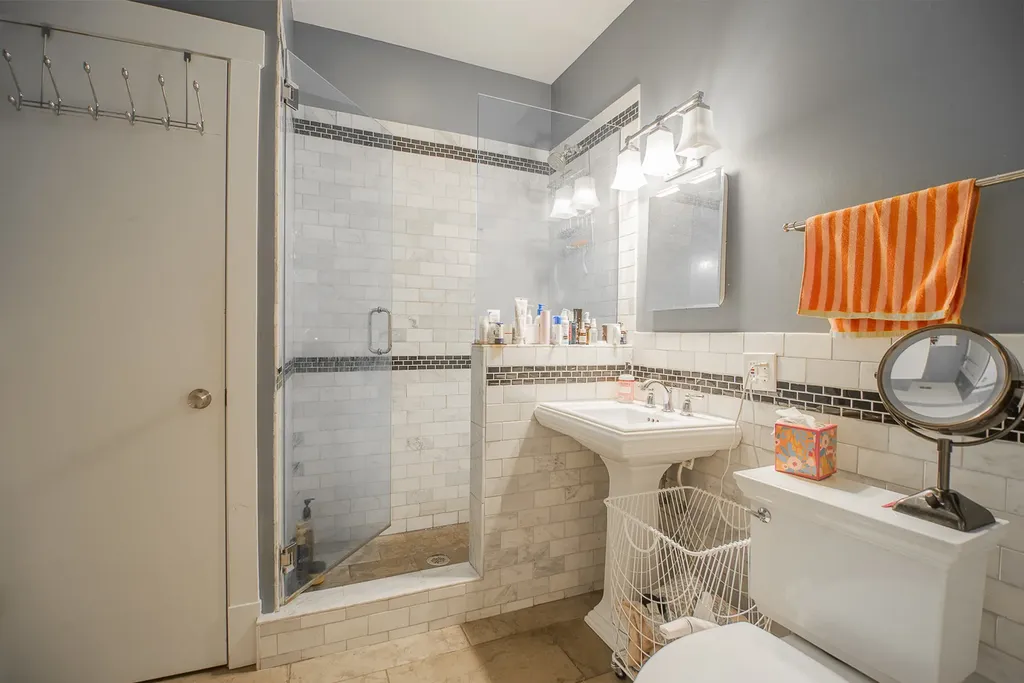 4948 North Winchester Avenue Chicago IL 60640