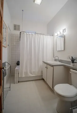 4948 North Winchester Avenue Chicago IL 60640