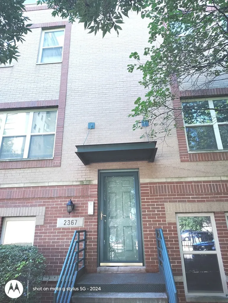 2367 East 70th Place Chicago IL 60649