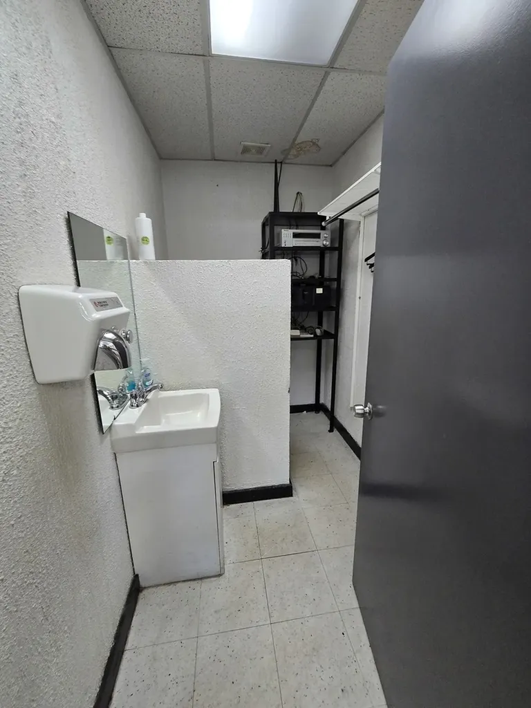 3711 West Lawrence Avenue Chicago IL 60625