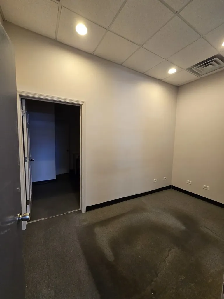 3711 West Lawrence Avenue Chicago IL 60625