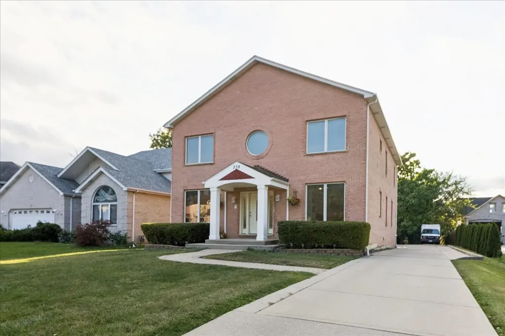 238 Hillcrest Avenue Addison IL 60101