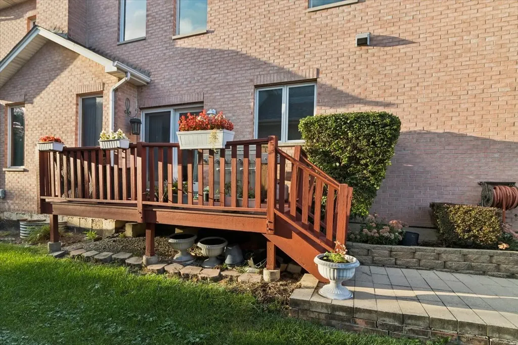 238 Hillcrest Avenue Addison IL 60101