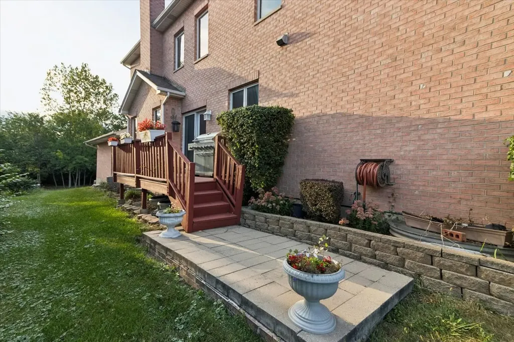 238 Hillcrest Avenue Addison IL 60101