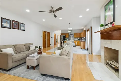 238 Hillcrest Avenue Addison IL 60101
