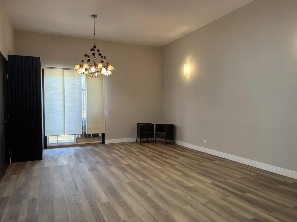 833 North California Avenue Chicago IL 60622