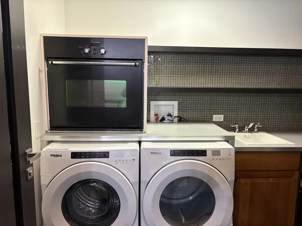 833 North California Avenue Chicago IL 60622