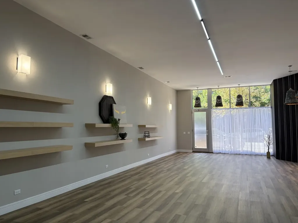 833 North California Avenue Chicago IL 60622