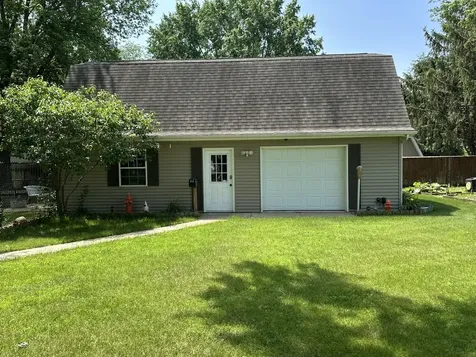 12855 Lawrence Road Sterling IL 61081