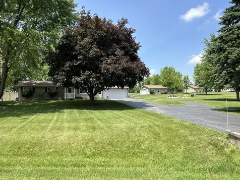 12855 Lawrence Road Sterling IL 61081