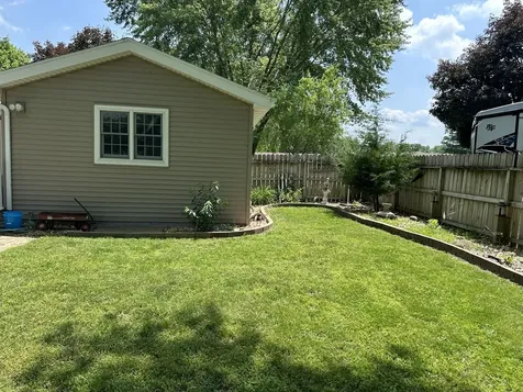 12855 Lawrence Road Sterling IL 61081
