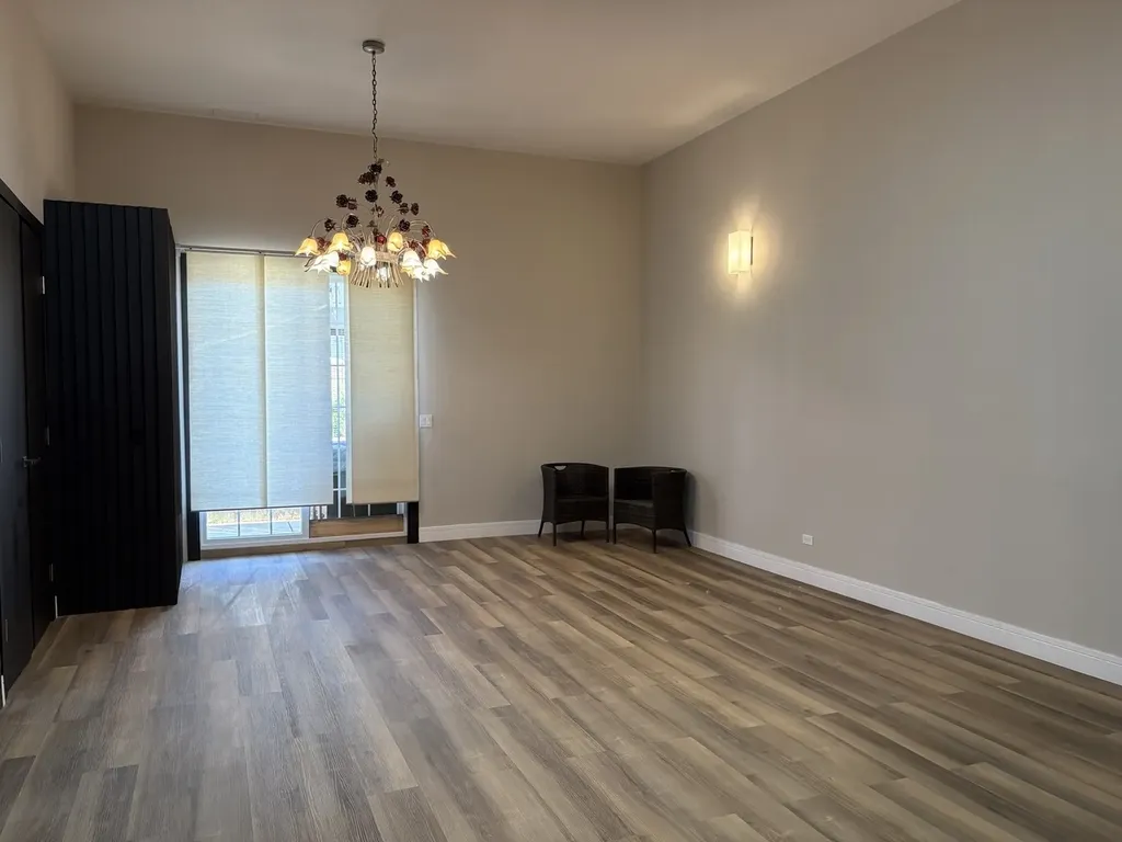 833 North California Avenue Chicago IL 60622