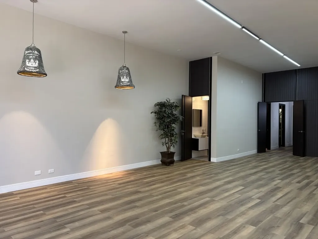 833 North California Avenue Chicago IL 60622