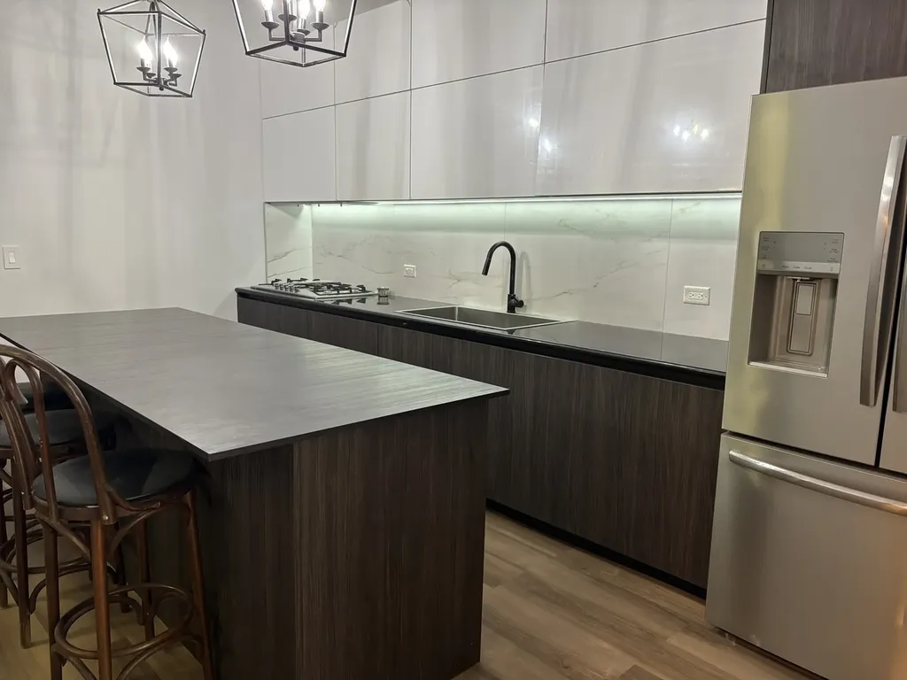 833 North California Avenue Chicago IL 60622