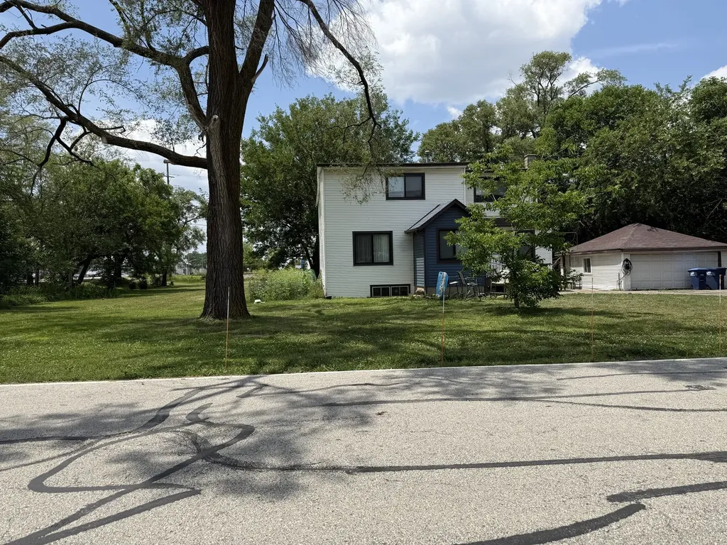 1596 Oxford Road Des Plaines IL 60018