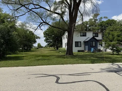 1596 Oxford Road Des Plaines IL 60018