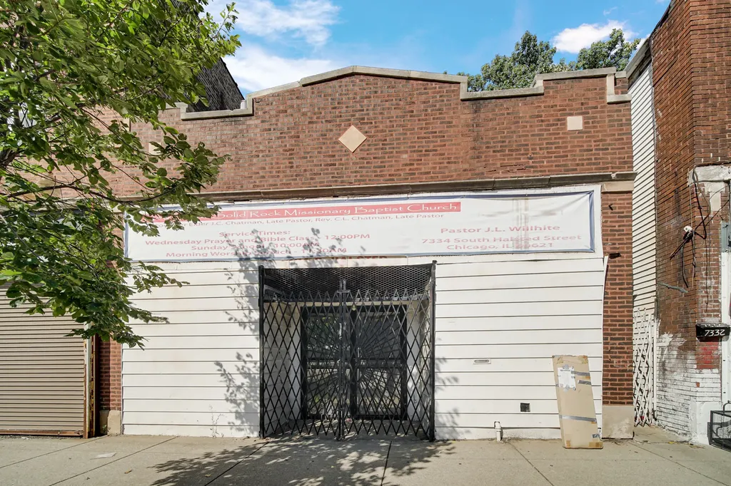 7334 South Halsted Street Chicago IL 60621