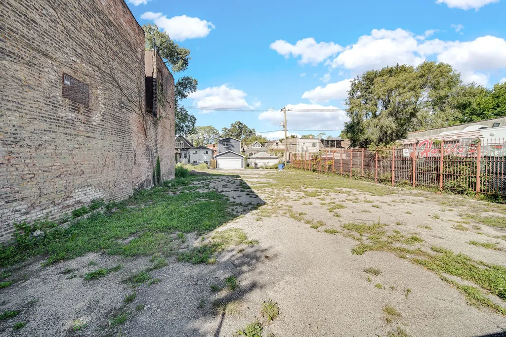 7334 South Halsted Street Chicago IL 60621