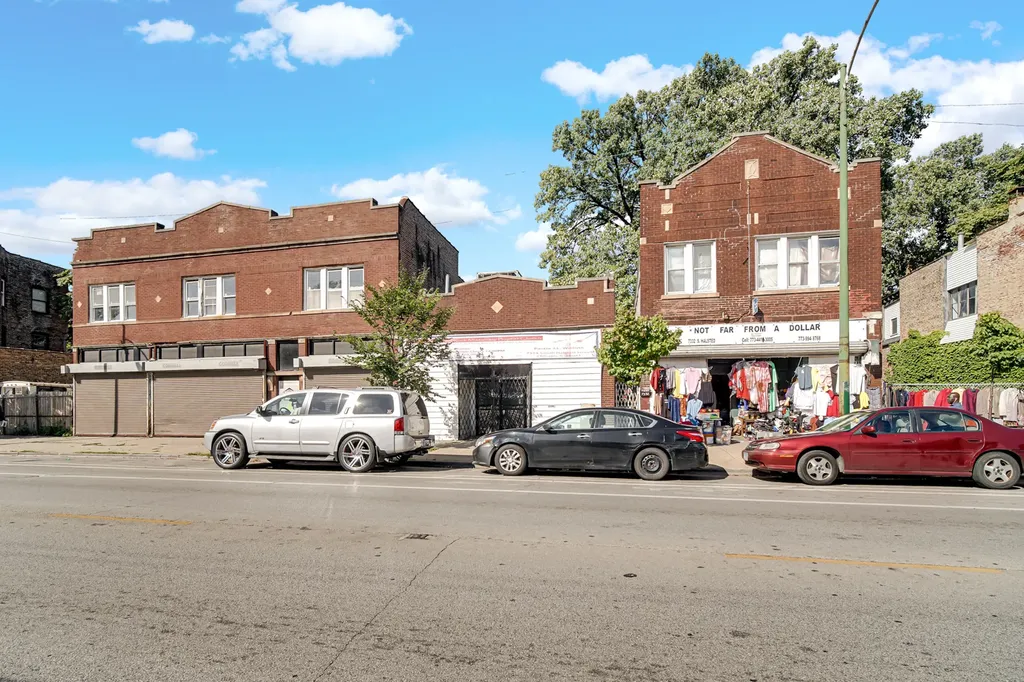 7334 South Halsted Street Chicago IL 60621