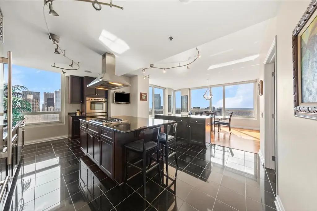 33 West Ontario Street Chicago IL 60654