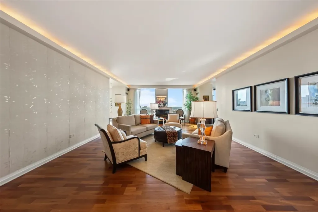33 West Ontario Street Chicago IL 60654