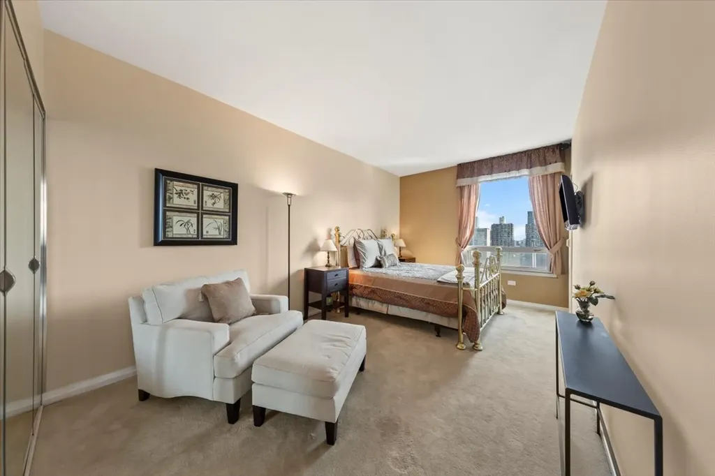 33 West Ontario Street Chicago IL 60654