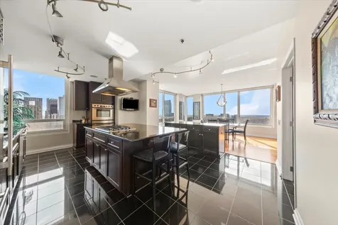 33 West Ontario Street Chicago IL 60654