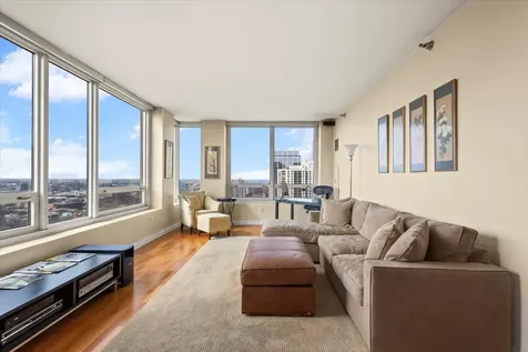 33 West Ontario Street Chicago IL 60654