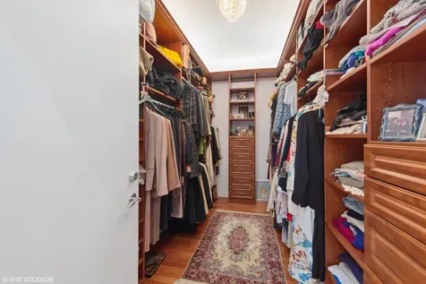 33 West Ontario Street Chicago IL 60654