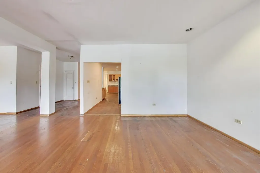 1059 East Hyde Park Boulevard Chicago IL 60615