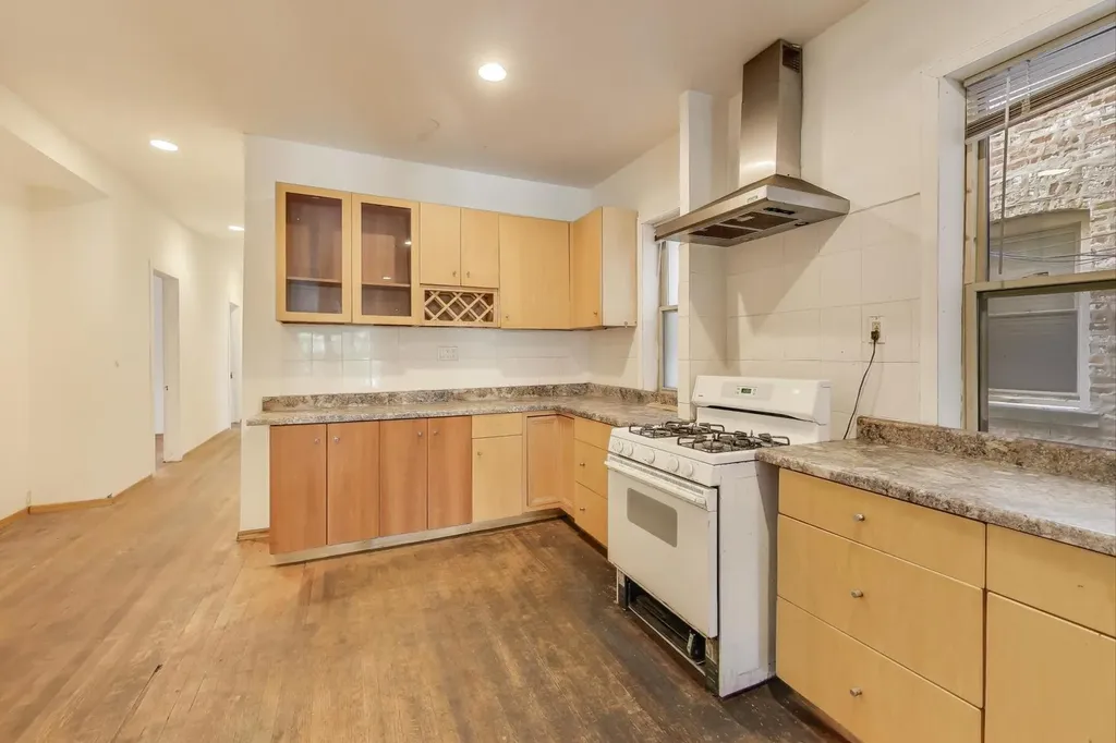 1059 East Hyde Park Boulevard Chicago IL 60615